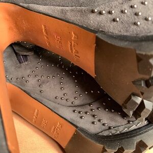 Alaia 8 Italy studded pumps